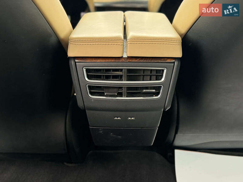 Ліфтбек Tesla Model S 2017 в Києві