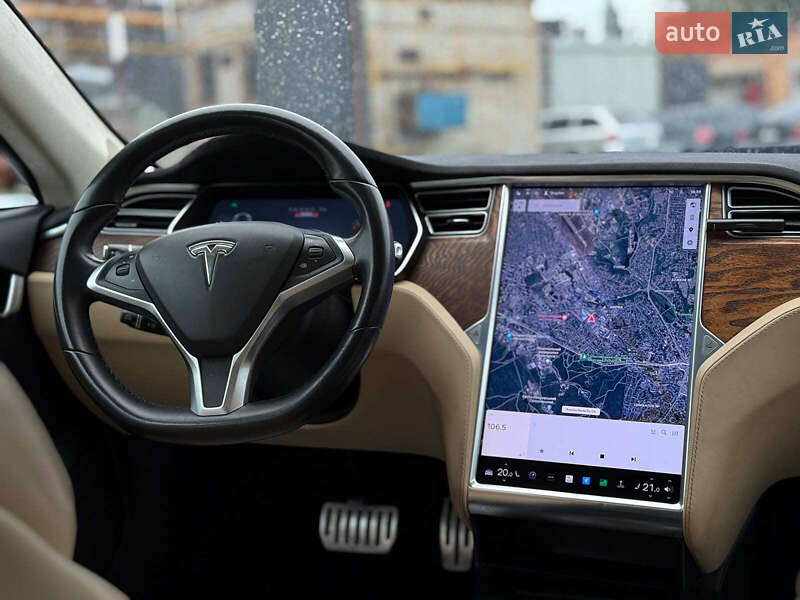 Ліфтбек Tesla Model S 2017 в Києві