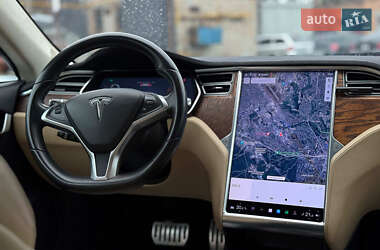 Лифтбек Tesla Model S 2017 в 
