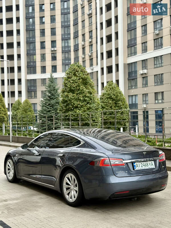 Ліфтбек Tesla Model S 2016 в Києві