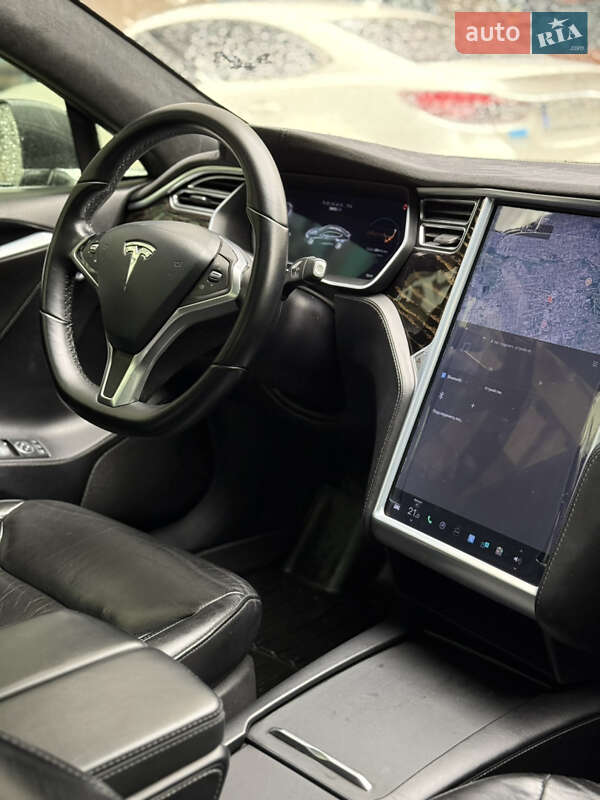 Ліфтбек Tesla Model S 2016 в Києві