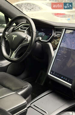 Лифтбек Tesla Model S 2016 в 