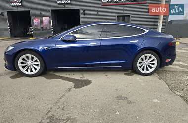 Лифтбек Tesla Model S 2017 в 