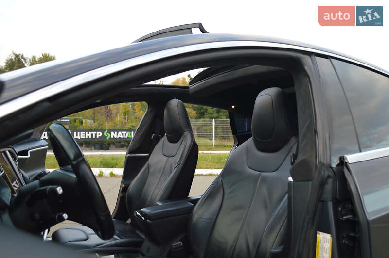 Ліфтбек Tesla Model S 2015 в Києві