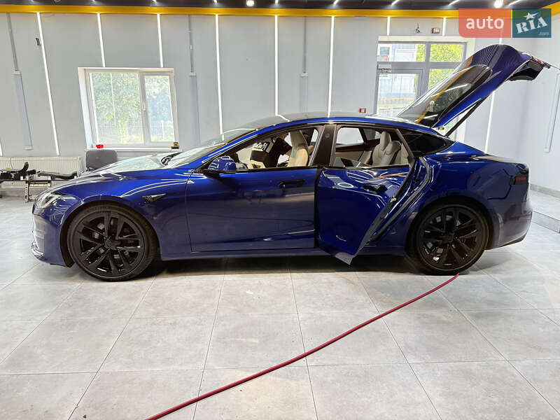 Лифтбек Tesla Model S 2022 в Киеве