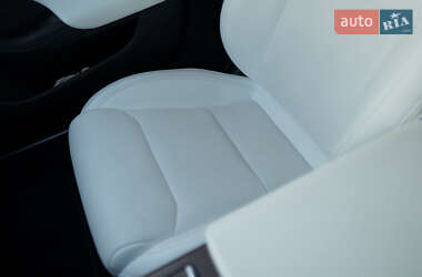 Лифтбек Tesla Model S 2022 в 