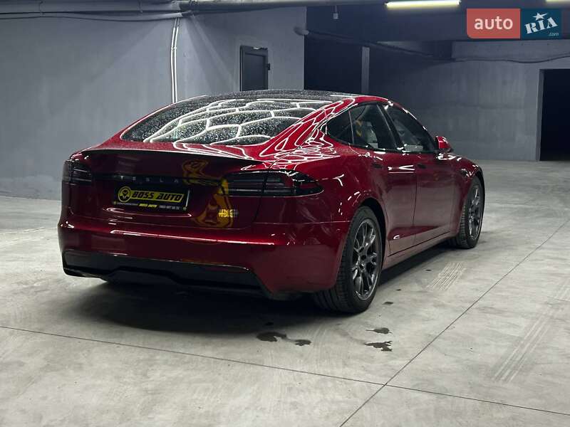 Лифтбек Tesla Model S 2024 в Черновцах