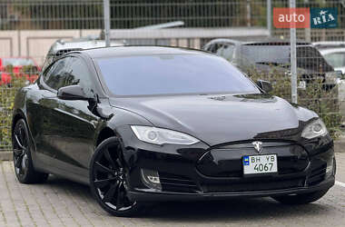 Лифтбек Tesla Model S 2013 в 