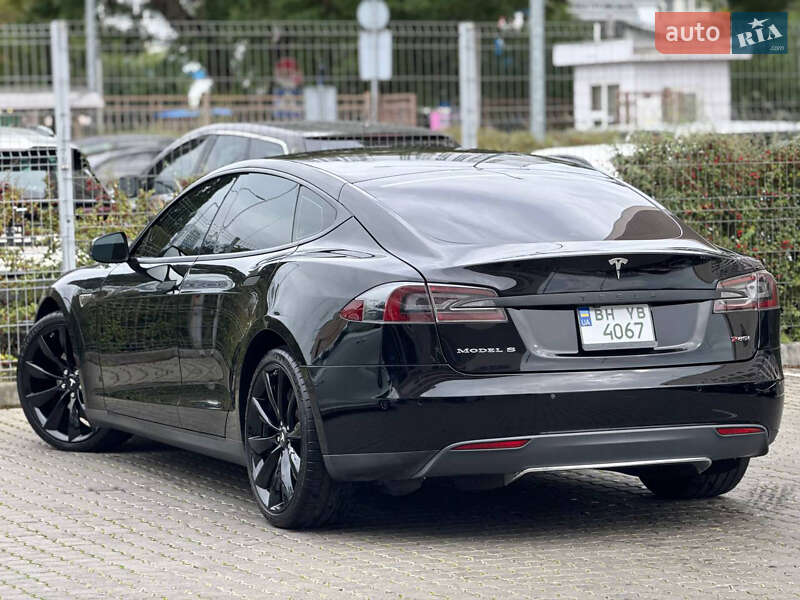 Ліфтбек Tesla Model S 2013 в Одесі