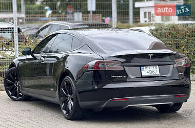Лифтбек Tesla Model S 2013 в 