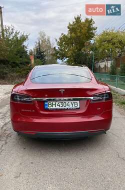Лифтбек Tesla Model S 2013 в 