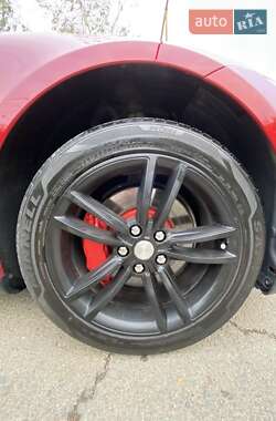 Лифтбек Tesla Model S 2013 в 