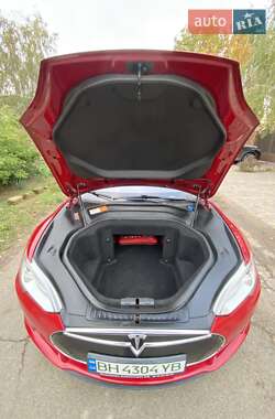 Лифтбек Tesla Model S 2013 в 