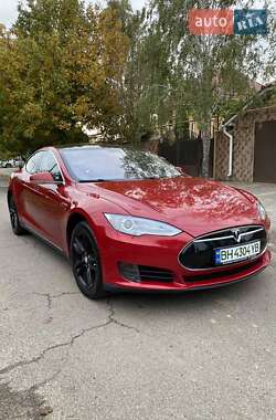Лифтбек Tesla Model S 2013 в 