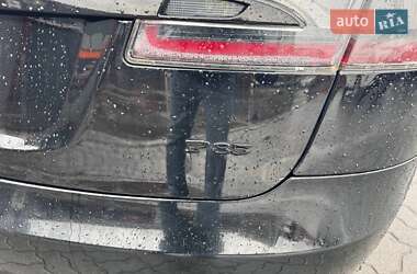 Ліфтбек Tesla Model S 2013 в 
