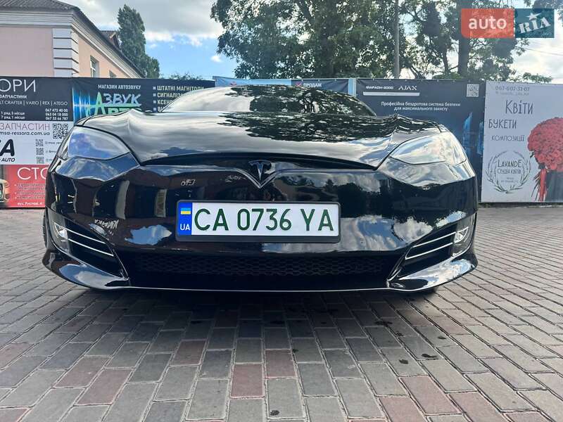 Ліфтбек Tesla Model S 2013 в Черкасах
