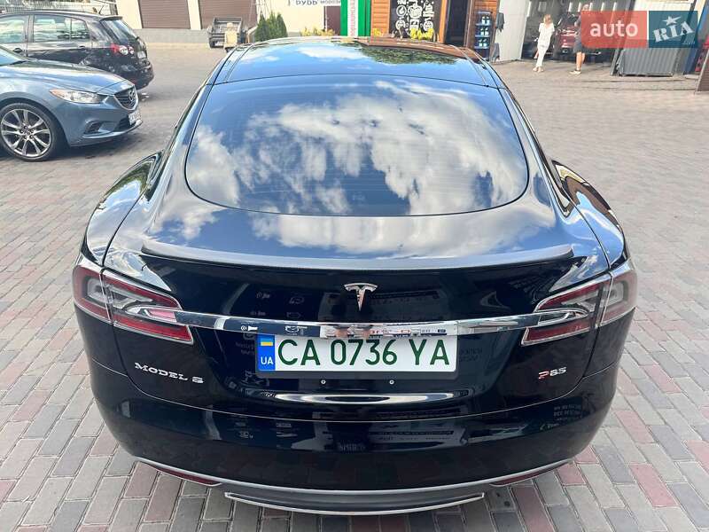 Ліфтбек Tesla Model S 2013 в Черкасах