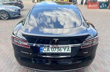 Лифтбек Tesla Model S 2013 в 