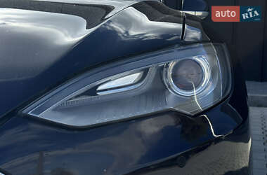 Ліфтбек Tesla Model S 2013 в 