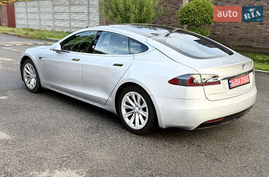 Ліфтбек Tesla Model S 2016 в  фото 8 Ліфтбек Tesla Model S 2016 в