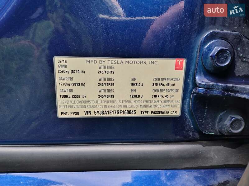 Ліфтбек Tesla Model S 2016 в Івано-Франківську