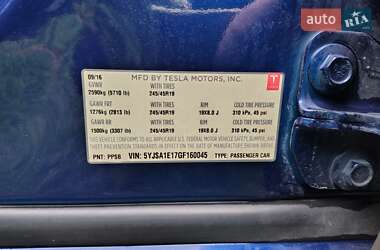 Ліфтбек Tesla Model S 2016 в  фото 11 Ліфтбек Tesla Model S 2016 в