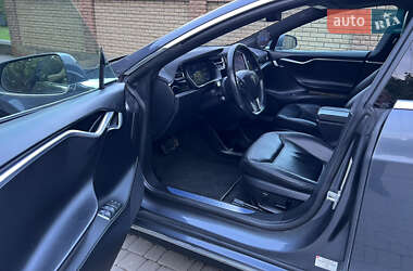 Лифтбек Tesla Model S 2016 в 