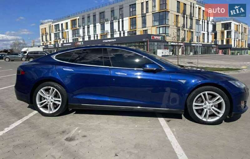 Лифтбек Tesla Model S 2015 в Луцке фото 9 Лифтбек Tesla Model S 2015 в Луцке