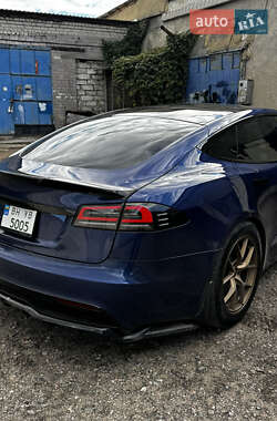 Tesla Model S 2021