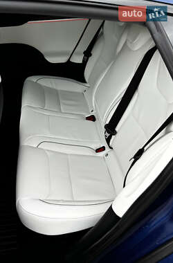 Лифтбек Tesla Model S 2021 в 