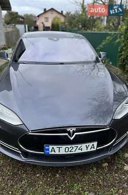 Tesla Model S 2015
