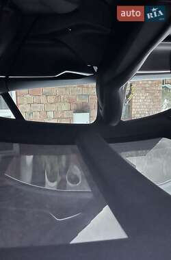 Ліфтбек Tesla Model S 2015 в 