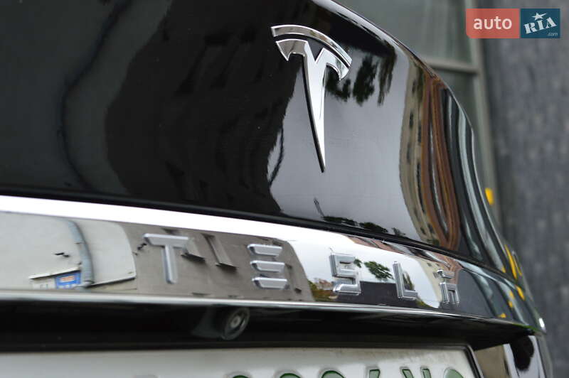 Ліфтбек Tesla Model S 2020 в Києві