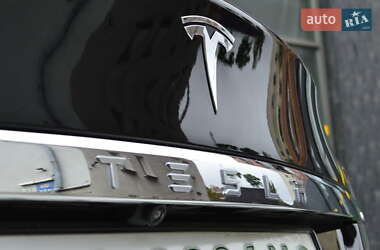 Лифтбек Tesla Model S 2020 в 