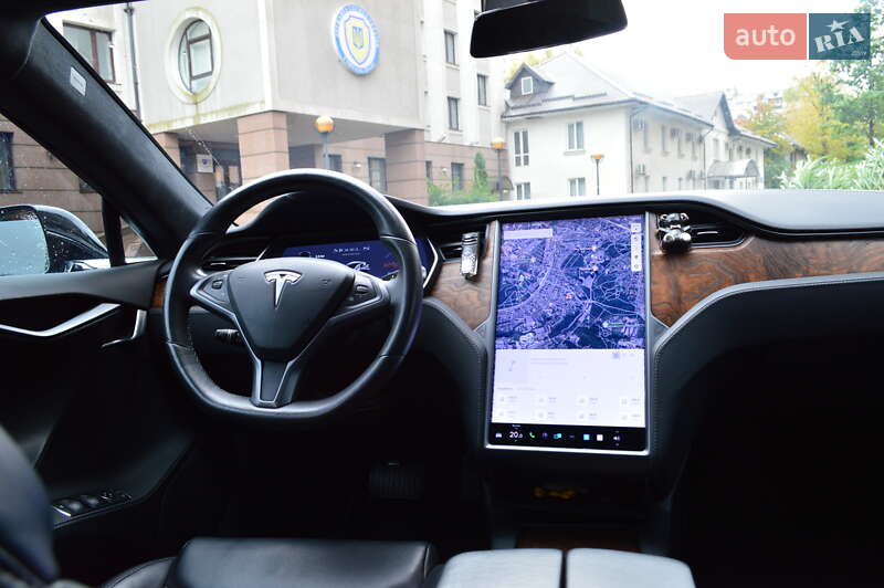 Ліфтбек Tesla Model S 2020 в Києві