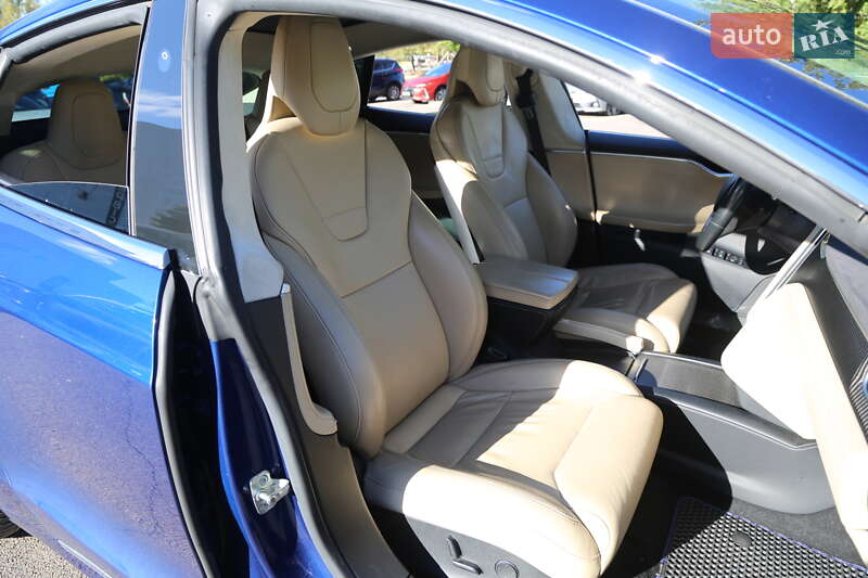 Ліфтбек Tesla Model S 2017 в Києві