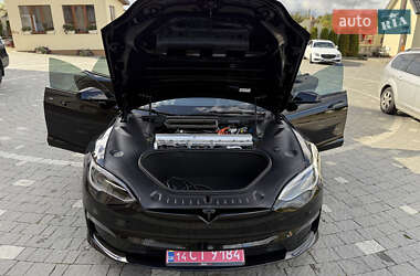 Лифтбек Tesla Model S 2024 в 