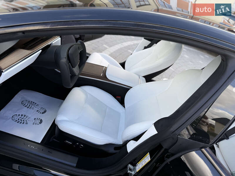 Ліфтбек Tesla Model S 2024 в Дрогобичі