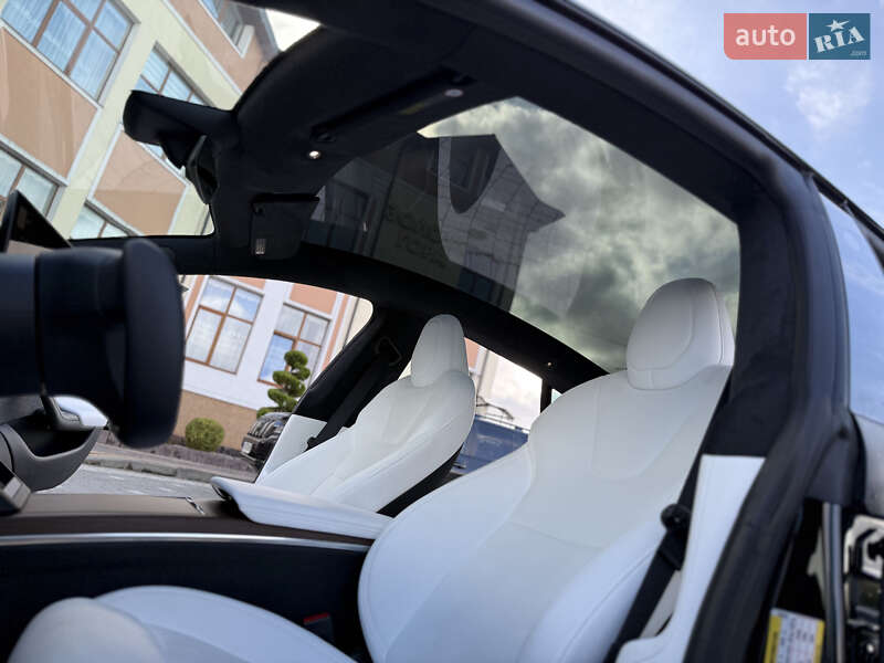 Ліфтбек Tesla Model S 2024 в Дрогобичі