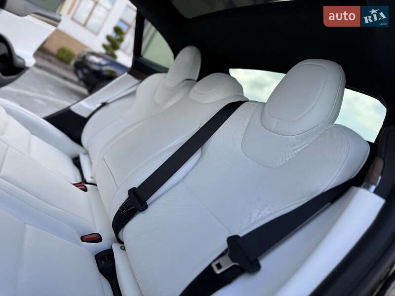 Ліфтбек Tesla Model S 2024 в Дрогобичі