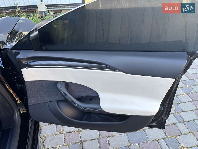 Лифтбек Tesla Model S 2021 в Ровно