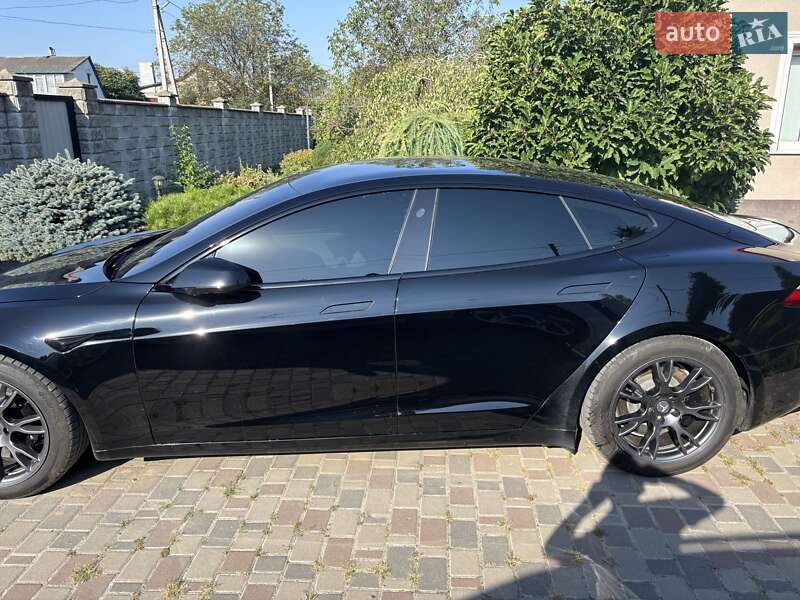 Лифтбек Tesla Model S 2021 в Ровно