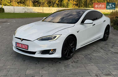 Лифтбек Tesla Model S 2017 в 