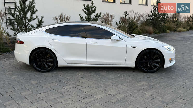 Ліфтбек Tesla Model S 2017 в Луцьку