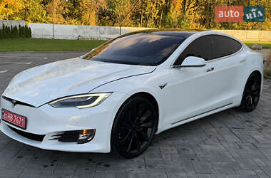 Лифтбек Tesla Model S 2017 в 