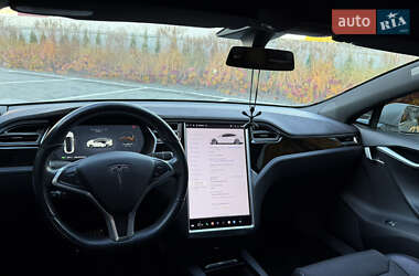 Лифтбек Tesla Model S 2017 в 