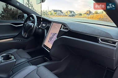 Лифтбек Tesla Model S 2017 в 