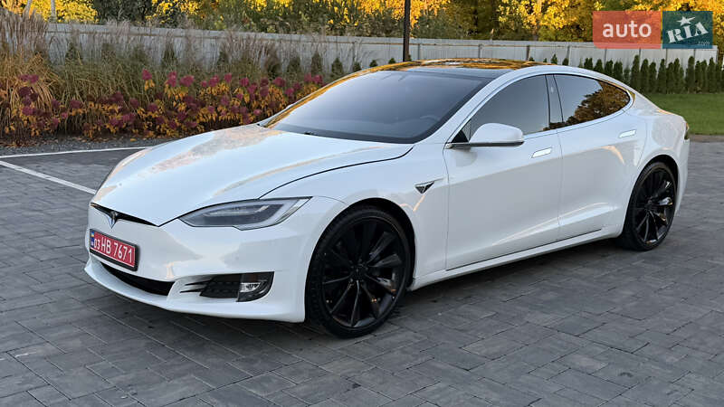 Ліфтбек Tesla Model S 2017 в Луцьку