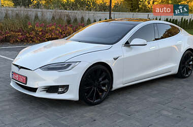 Лифтбек Tesla Model S 2017 в 