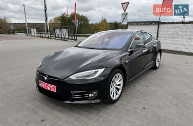 Ліфтбек Tesla Model S 2017 в Ірпені